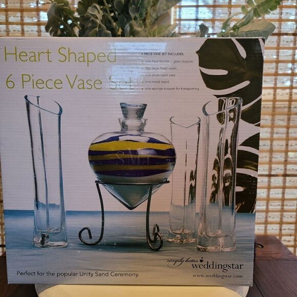 6 Heart Shaped Vase - Picture 1 of 3